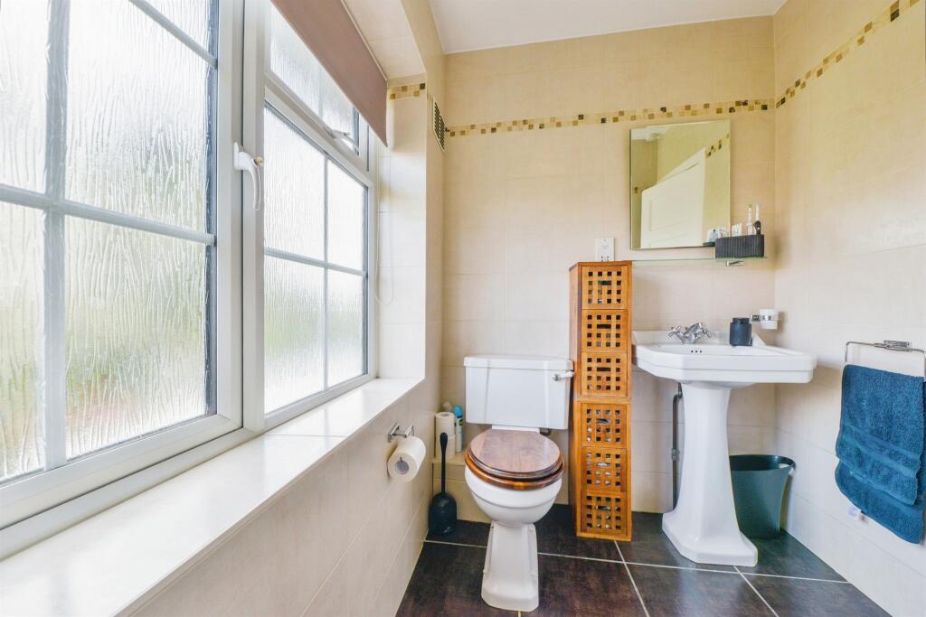 Additional property image - Woodhall Lane, WELWYN GARDEN CITY