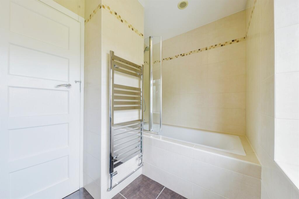 Additional property image - Woodhall Lane, WELWYN GARDEN CITY