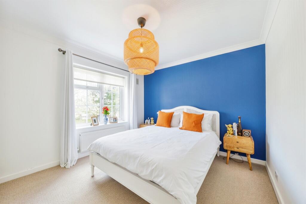 Additional property image - Woodhall Lane, WELWYN GARDEN CITY