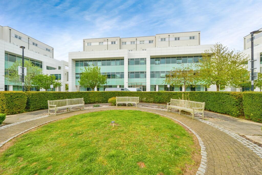 Studio flat for sale in Bessemer Road, Welwyn Garden City, AL7