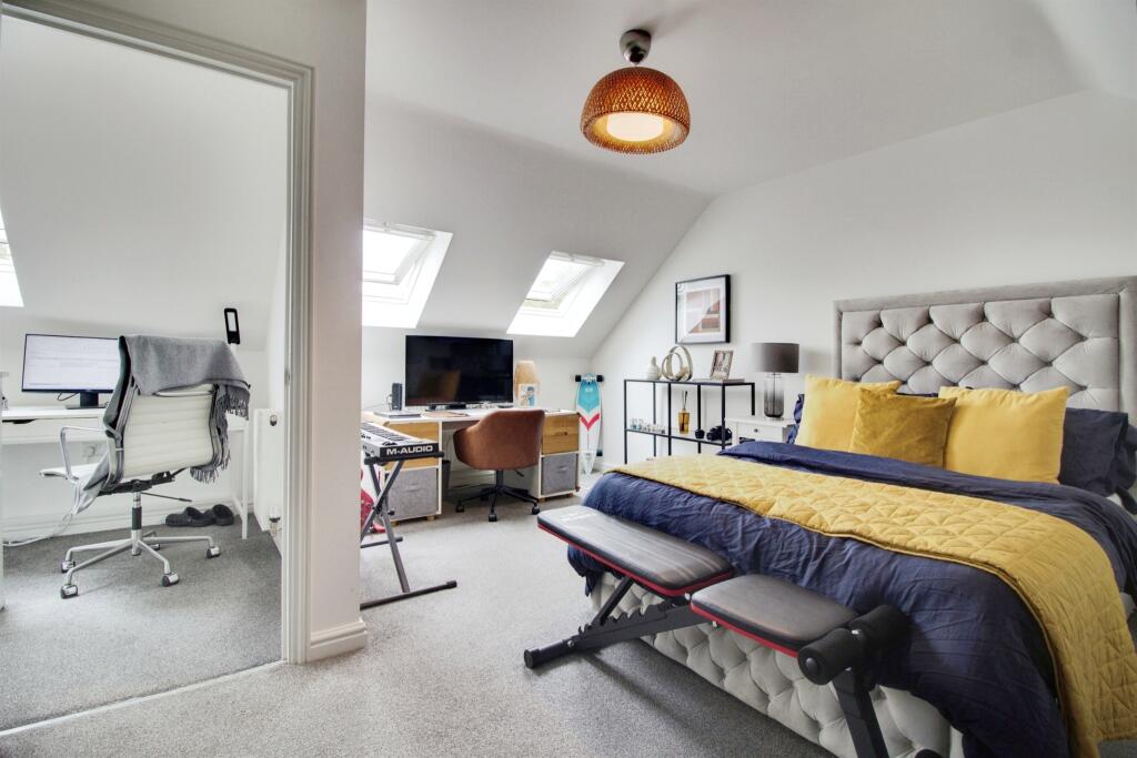 Additional property image - Cole Green Lane, Welwyn Garden City