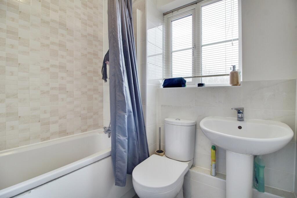 Additional property image - Cole Green Lane, Welwyn Garden City