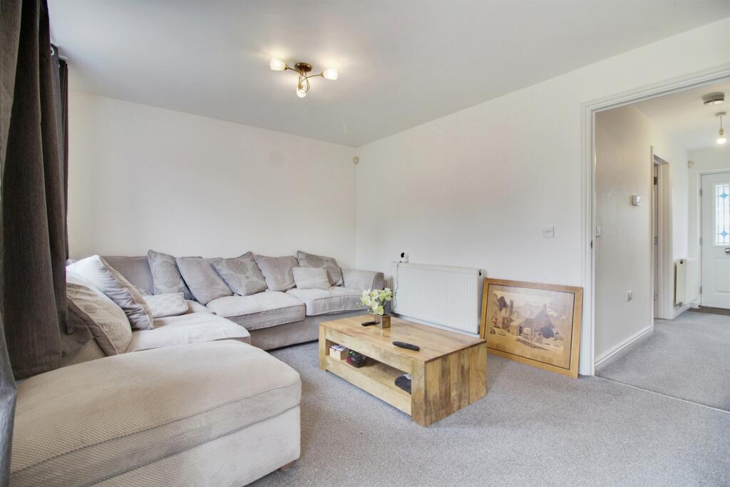 Additional property image - Cole Green Lane, Welwyn Garden City