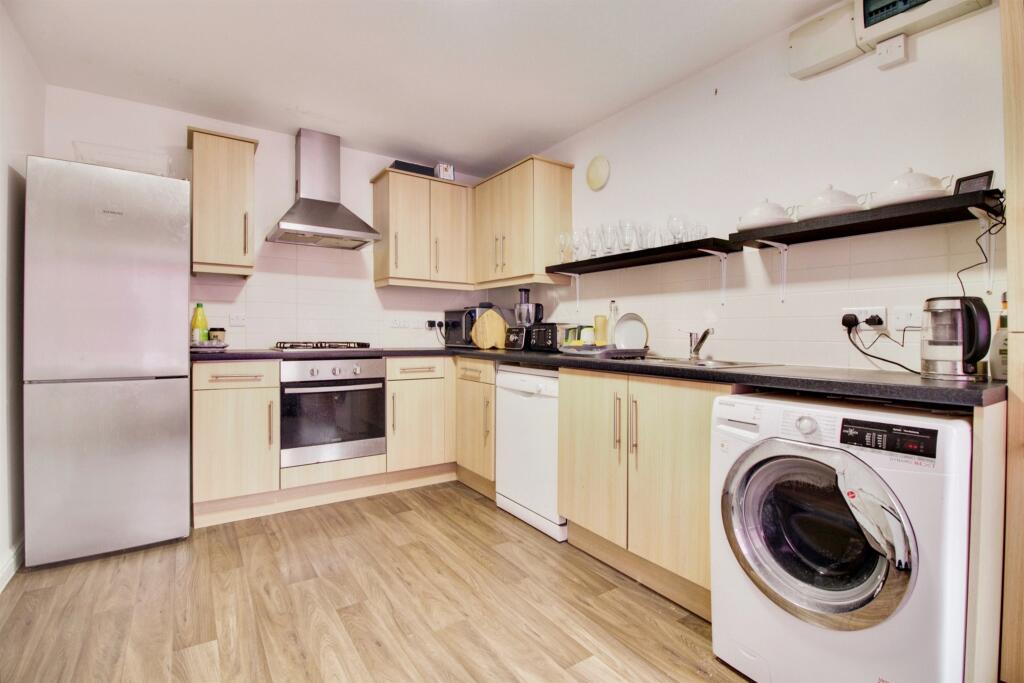 Additional property image - Cole Green Lane, Welwyn Garden City
