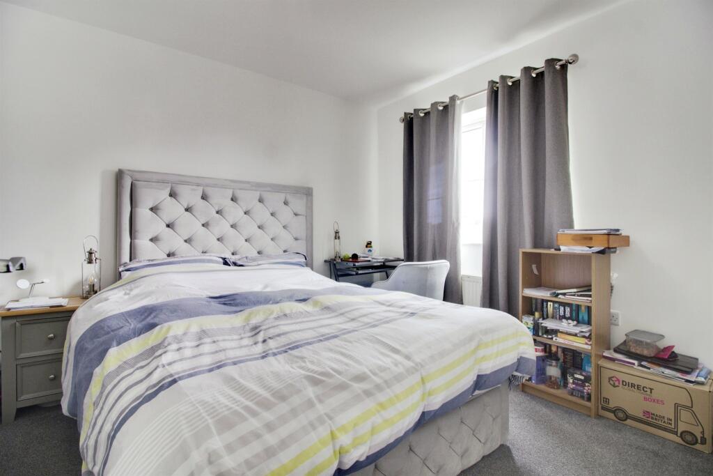 Additional property image - Cole Green Lane, Welwyn Garden City