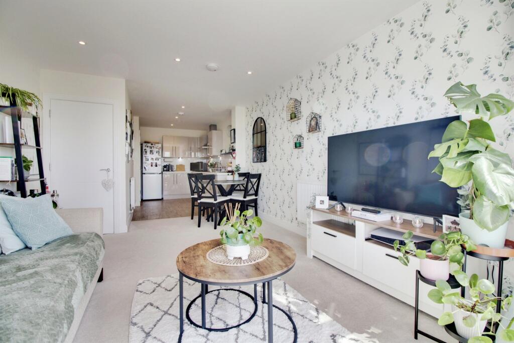 Additional property image - Bessemer Road, WELWYN GARDEN CITY