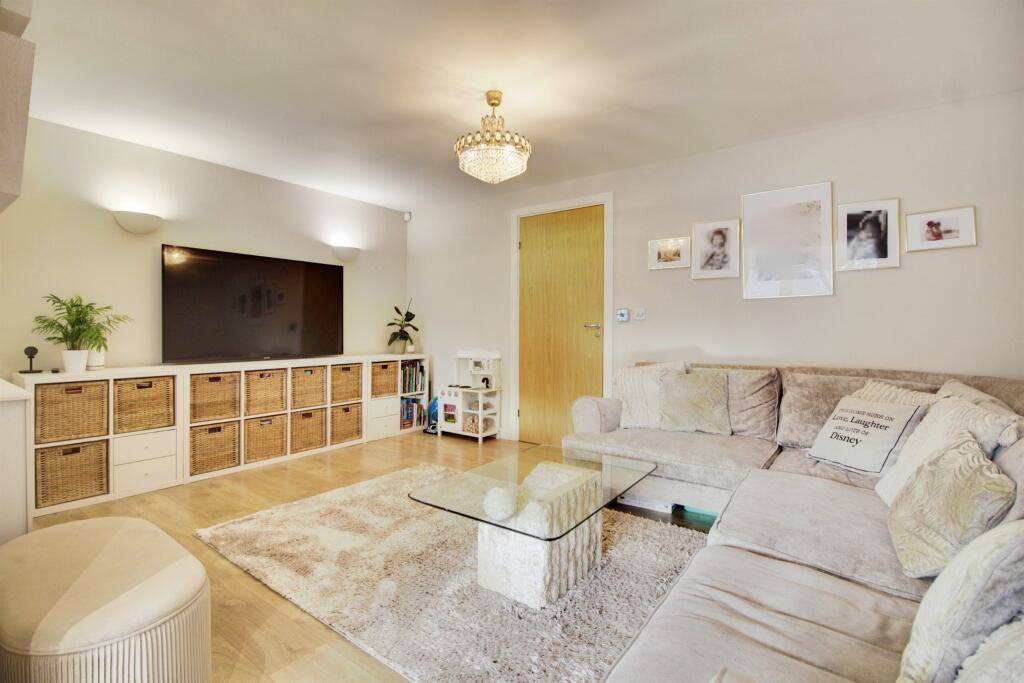 Additional property image - Langstone Ley, WELWYN GARDEN CITY