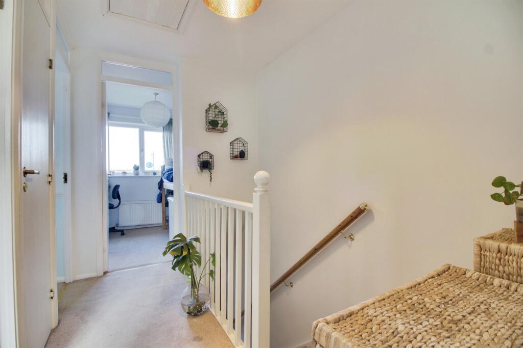 Additional property image - Bull Stag Green, HATFIELD