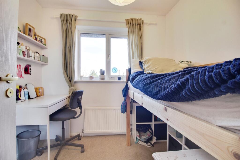 Additional property image - Bull Stag Green, HATFIELD