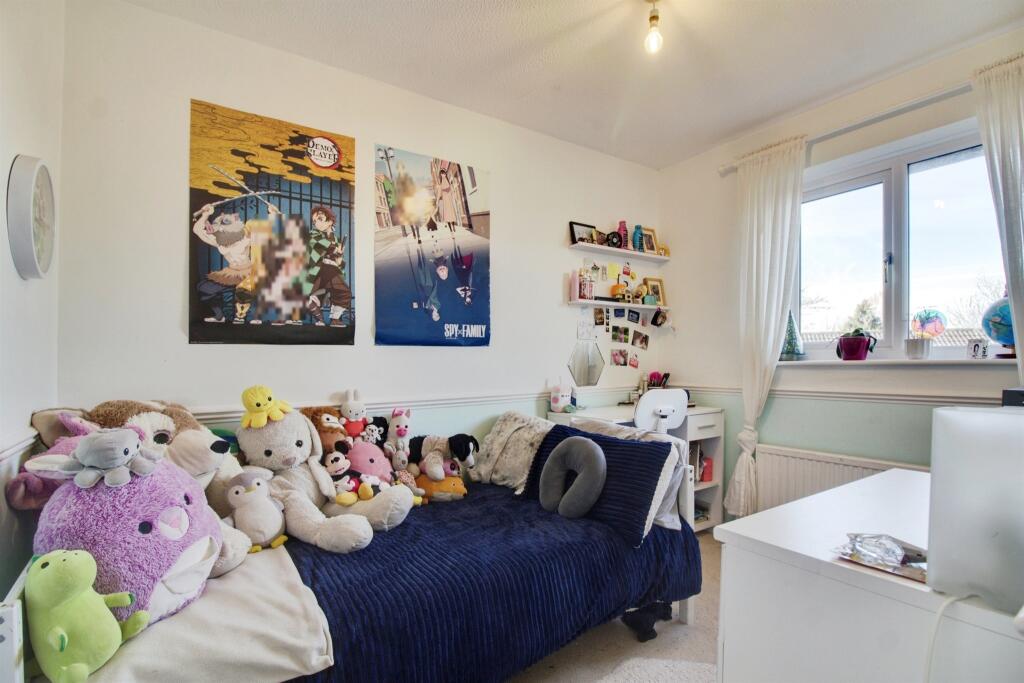 Additional property image - Bull Stag Green, HATFIELD