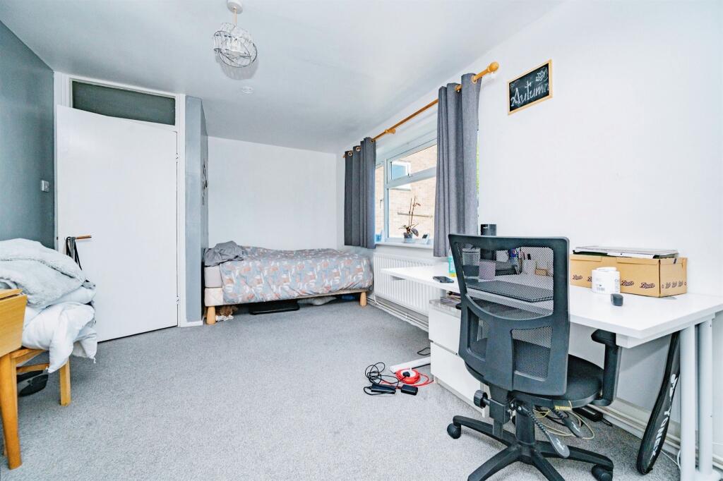 Additional property image - Hollybush Lane, Welwyn Garden City