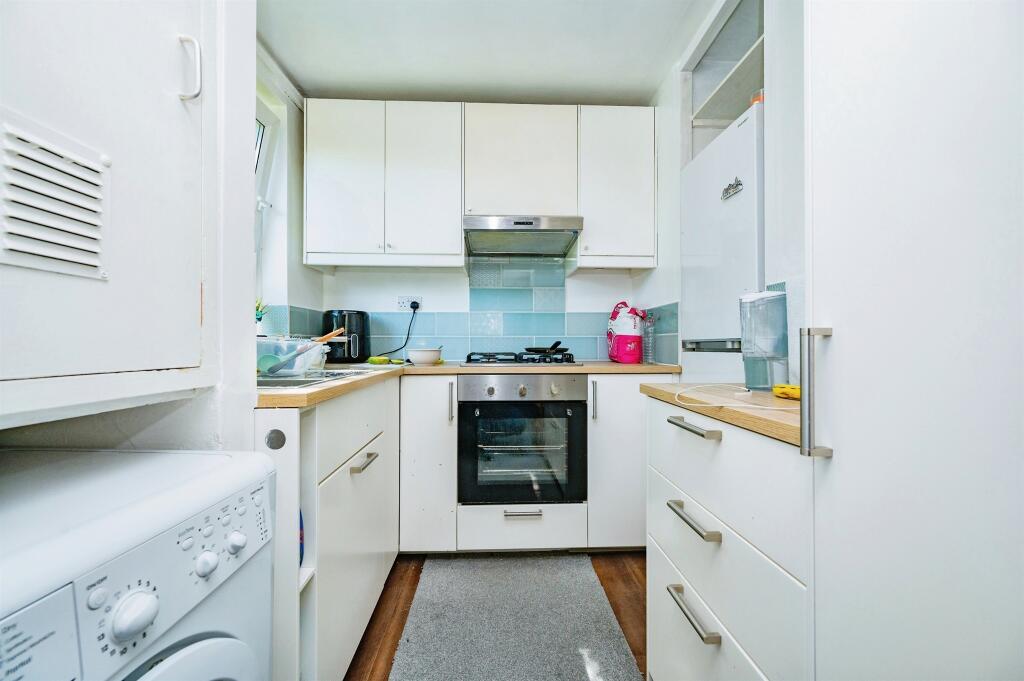 Additional property image - Hollybush Lane, Welwyn Garden City