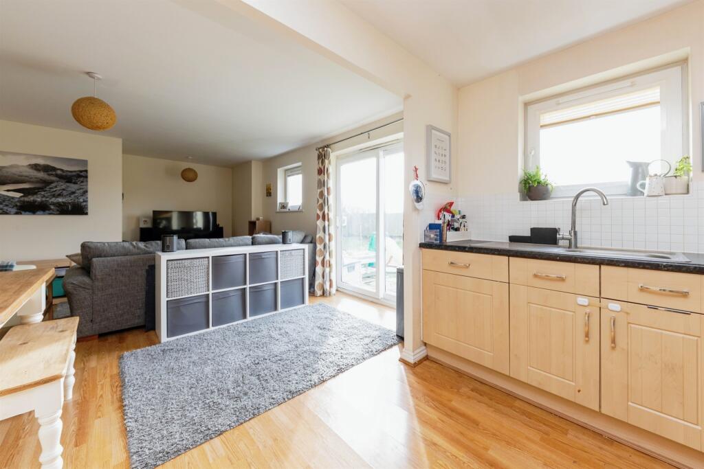 Additional property image - Eddington Crescent, WELWYN GARDEN CITY