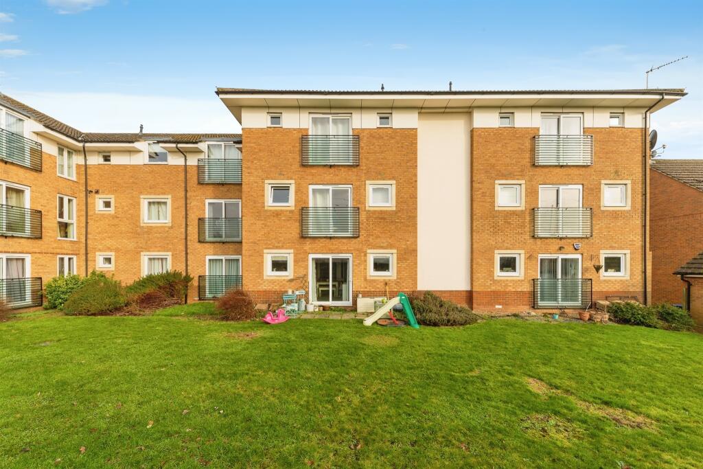 Additional property image - Eddington Crescent, WELWYN GARDEN CITY