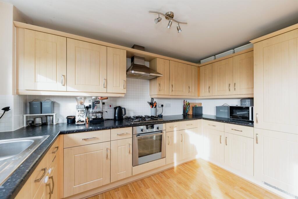 Additional property image - Eddington Crescent, WELWYN GARDEN CITY