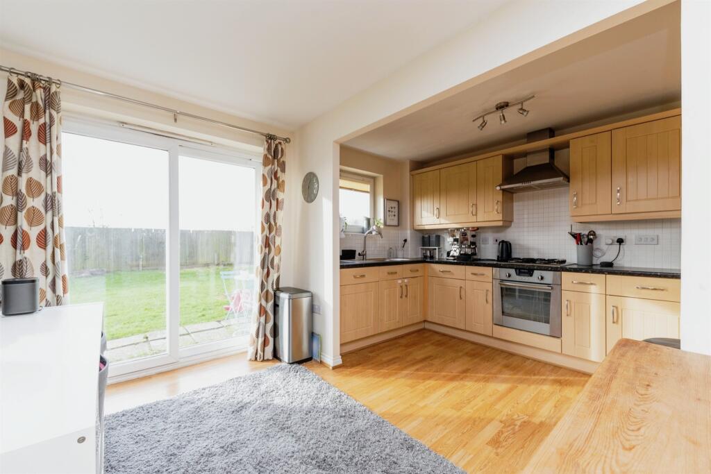 Additional property image - Eddington Crescent, WELWYN GARDEN CITY