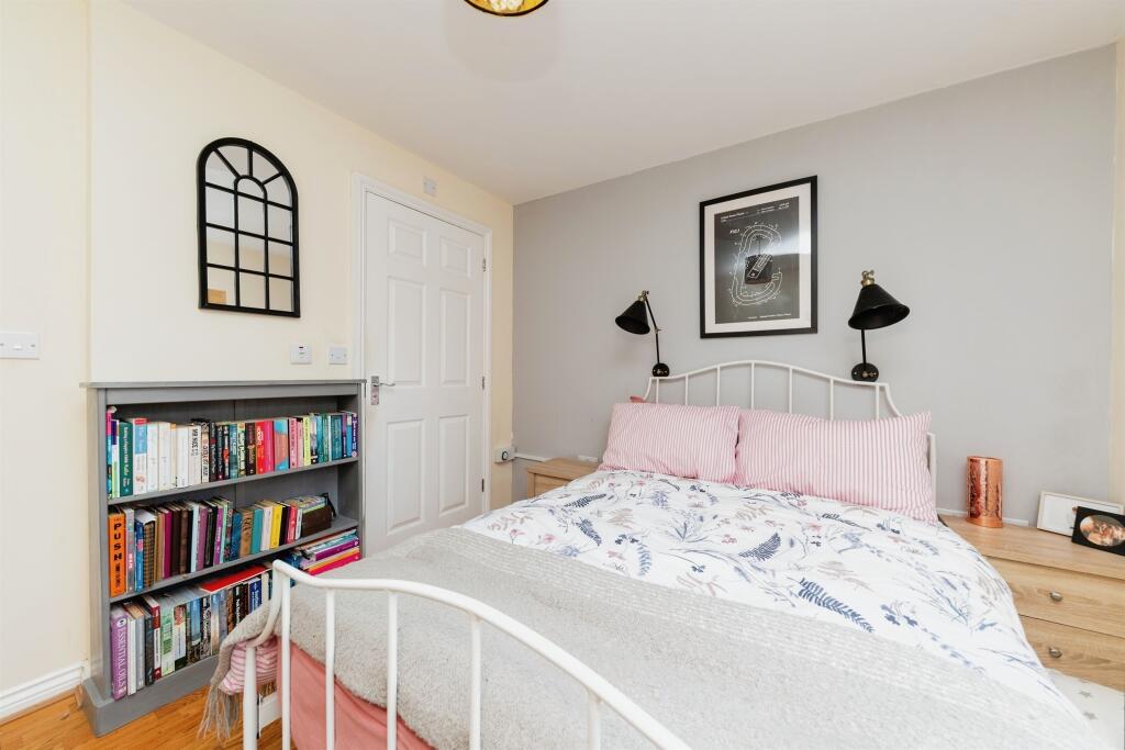 Additional property image - Eddington Crescent, WELWYN GARDEN CITY