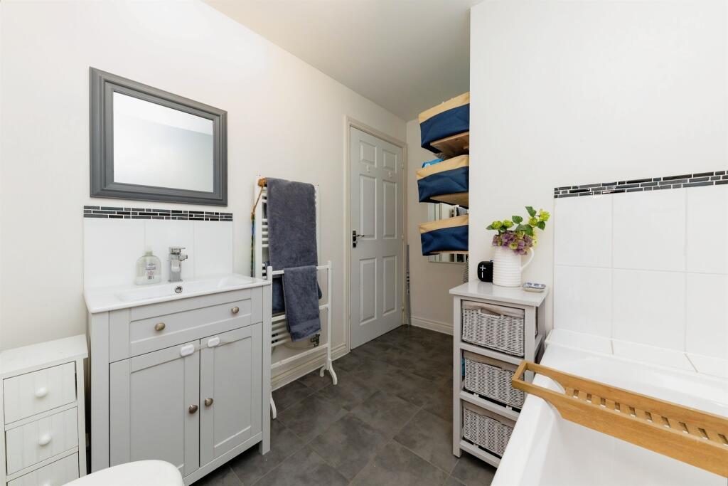 Additional property image - Eddington Crescent, WELWYN GARDEN CITY