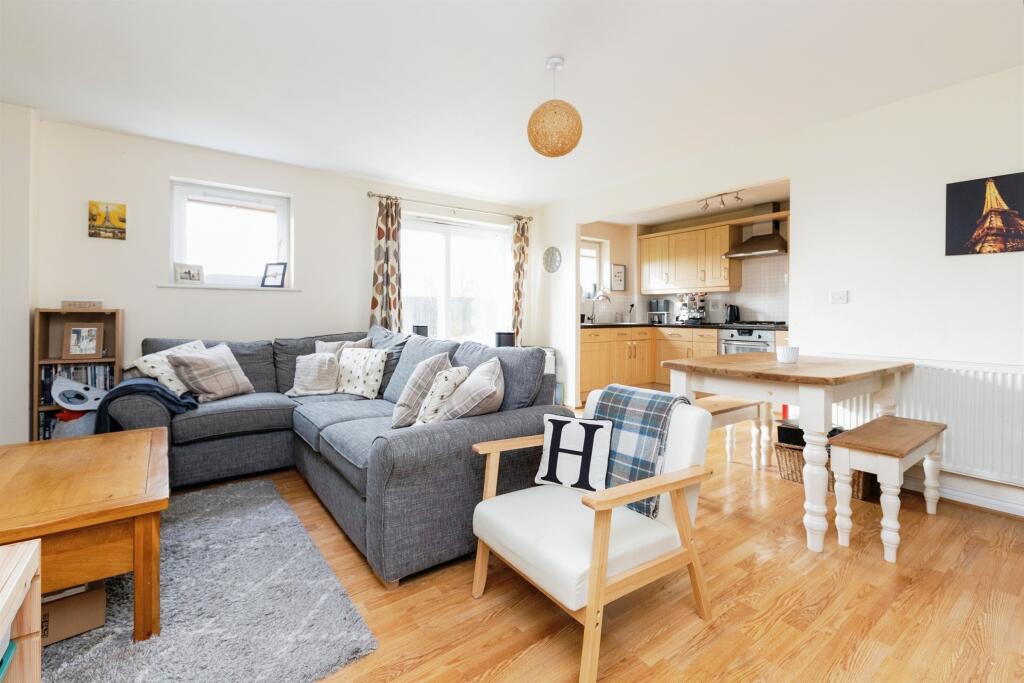 Additional property image - Eddington Crescent, WELWYN GARDEN CITY