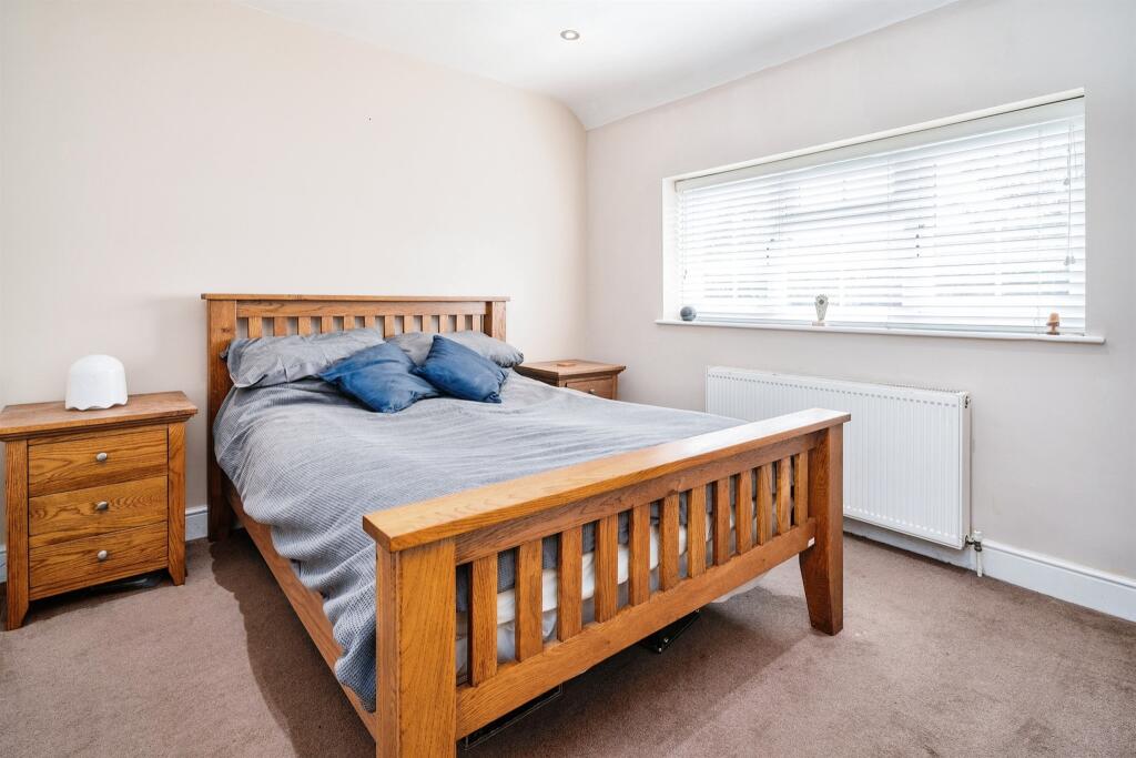 Additional property image - Burgundy Croft, Welwyn Garden City