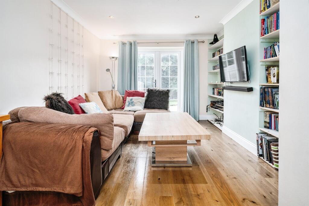Additional property image - Burgundy Croft, Welwyn Garden City