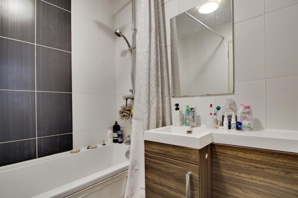 Additional property image - Woodhall Court, Welwyn Garden City