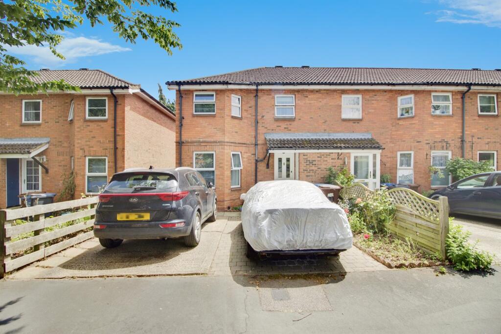 Main image of property: Peartree Lane, WELWYN GARDEN CITY