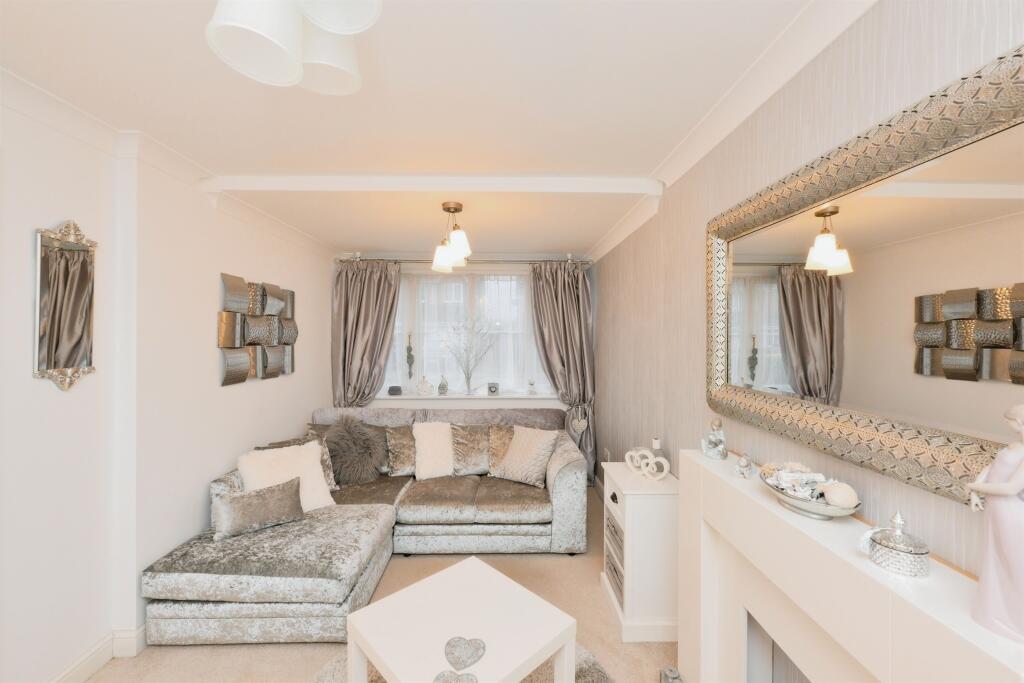 Additional property image - Lavender Close, Hatfield