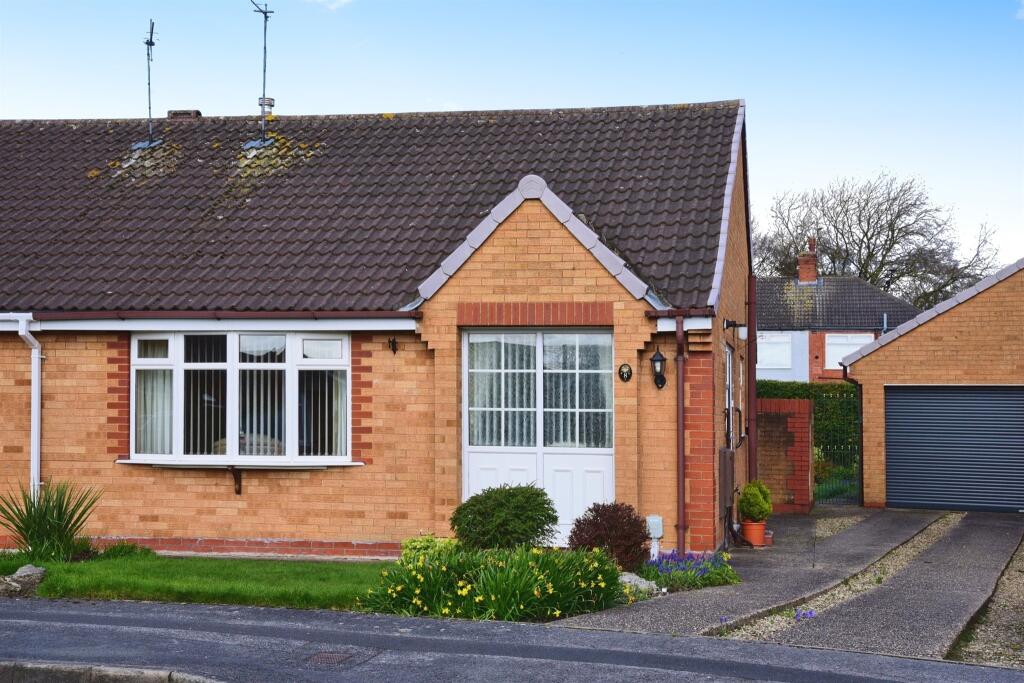 2 bedroom semi-detached bungalow for sale in The Ridings, Hull, HU5