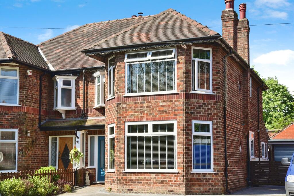 3 bedroom semidetached house for sale in Elms Drive, Kirk Ella, HULL, HU10