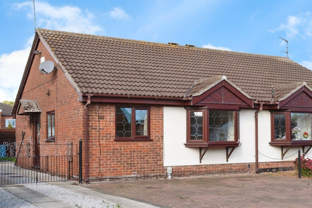 Main image of property: Willerby Carr Close, Hull