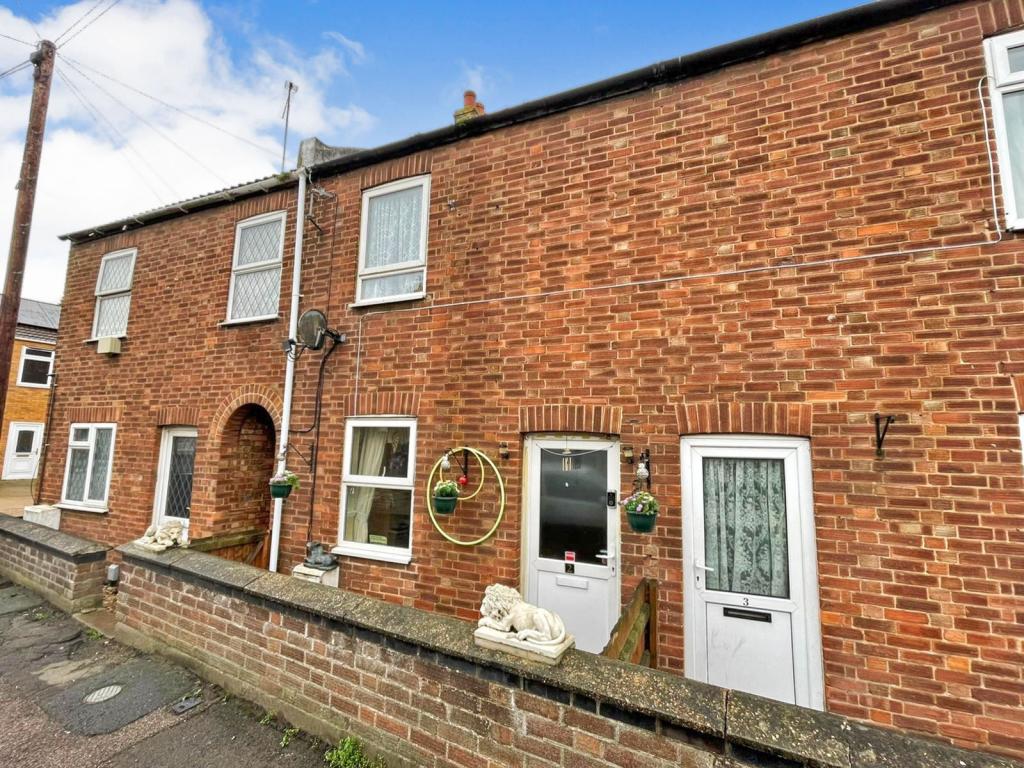 3 bedroom terraced house for sale in Chase Street, Wisbech, PE13