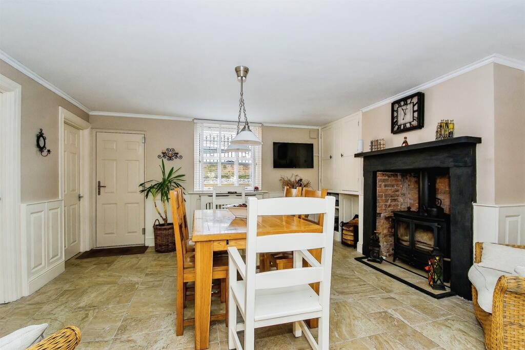 4 bedroom town house for sale in Elm Road, Wisbech, PE13