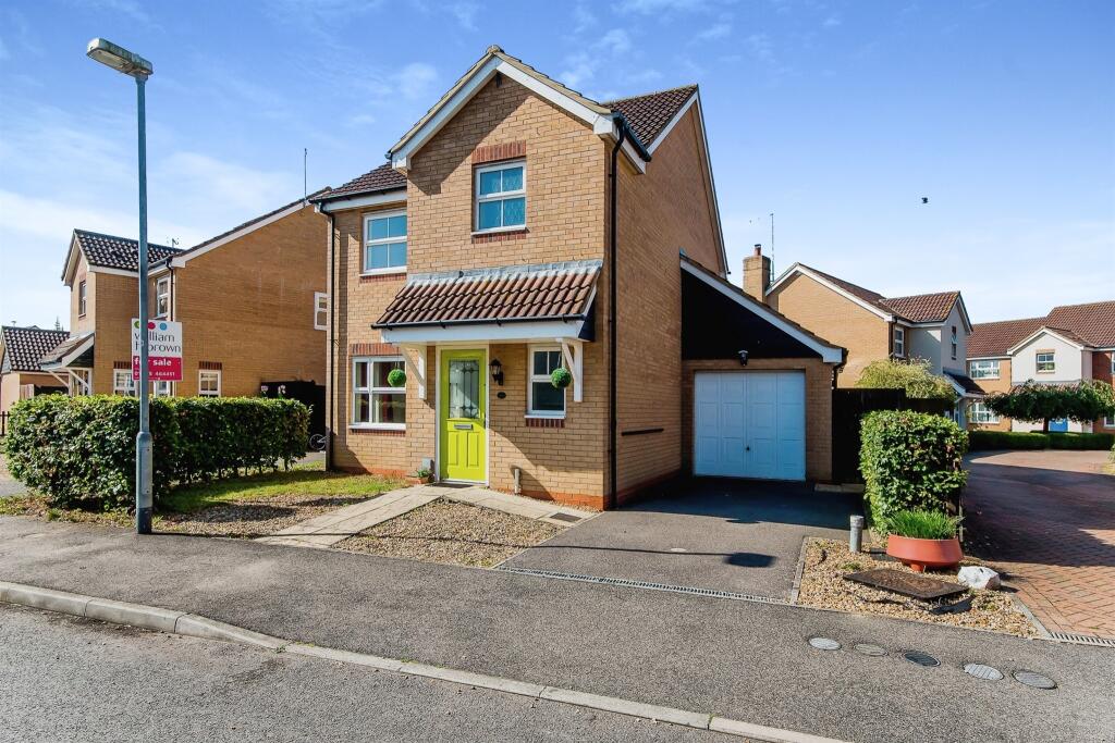 3 bedroom detached house for sale in Oxfield Drive, Gorefield, Wisbech