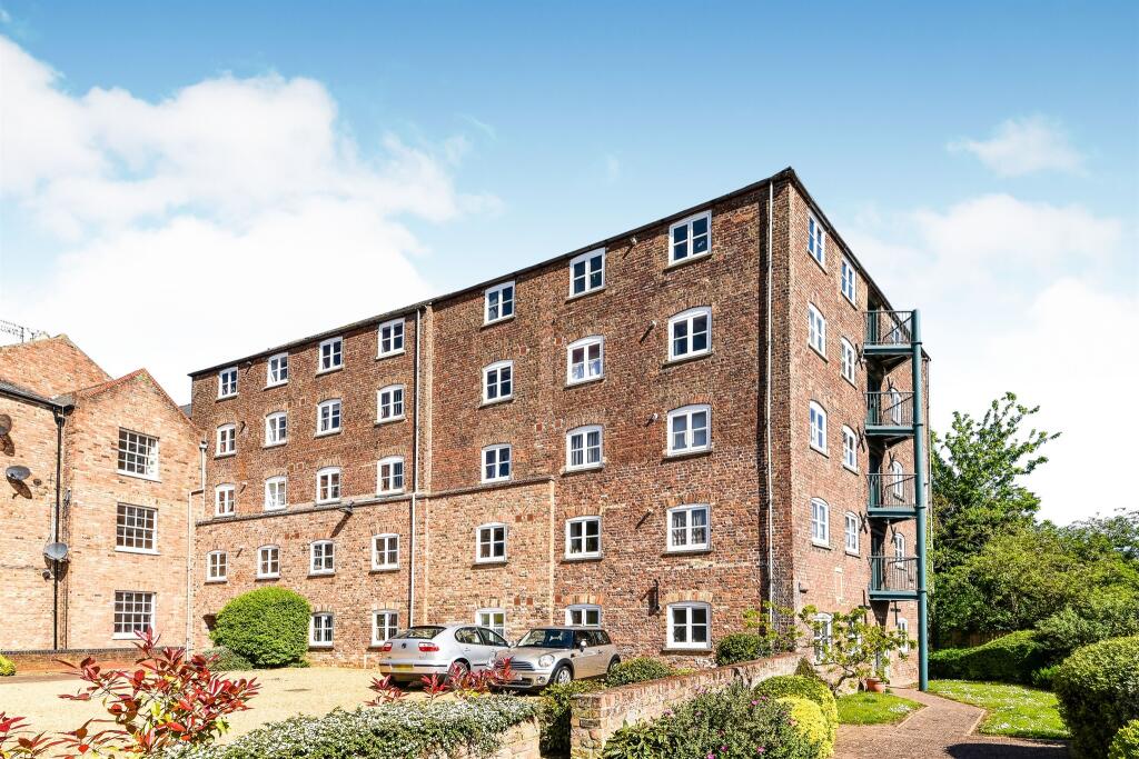 1 bedroom apartment for sale in Old Market, Wisbech, PE13