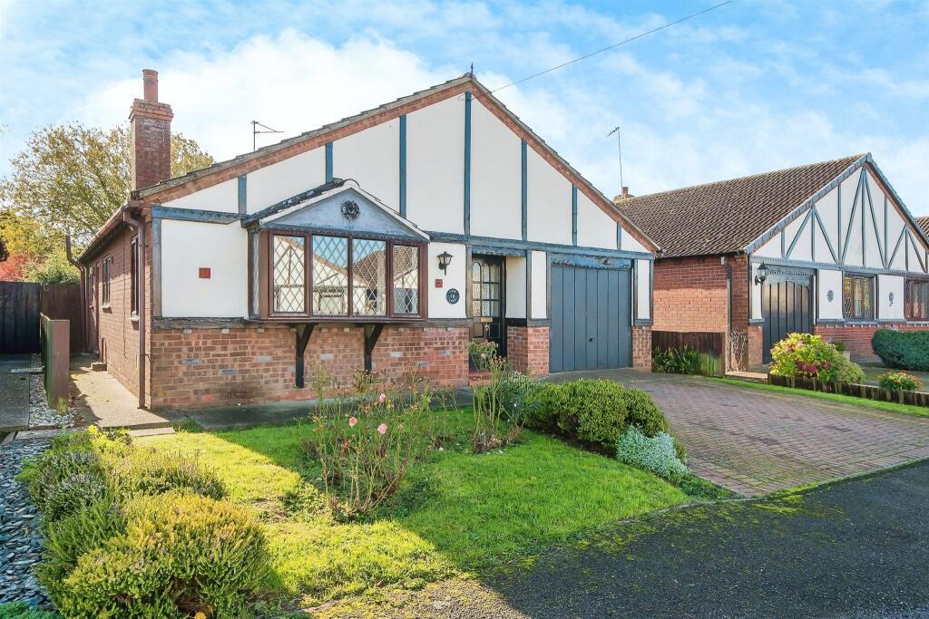 2 bedroom detached bungalow for sale in Carlton Close, Leverington, Wisbech, PE13
