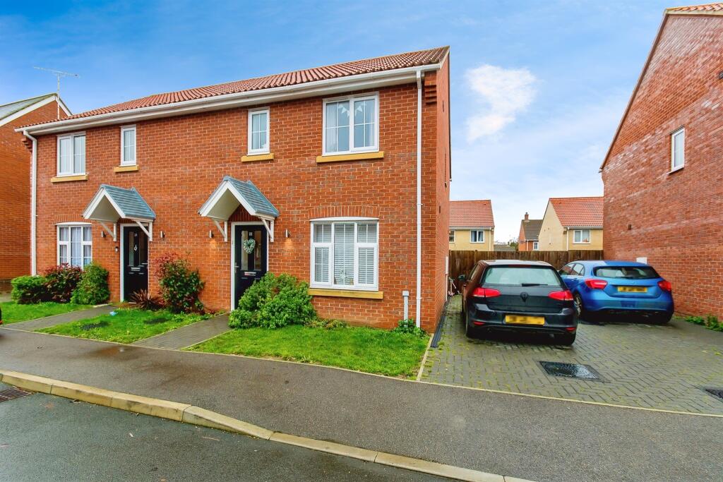 3 bedroom semidetached house for sale in Sayers Crescent, Wisbech St