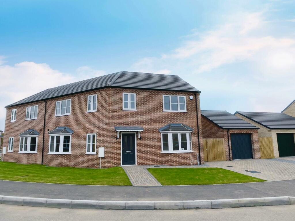 4 bedroom semidetached house for sale in Sutton Road, Leverington, Wisbech, PE13