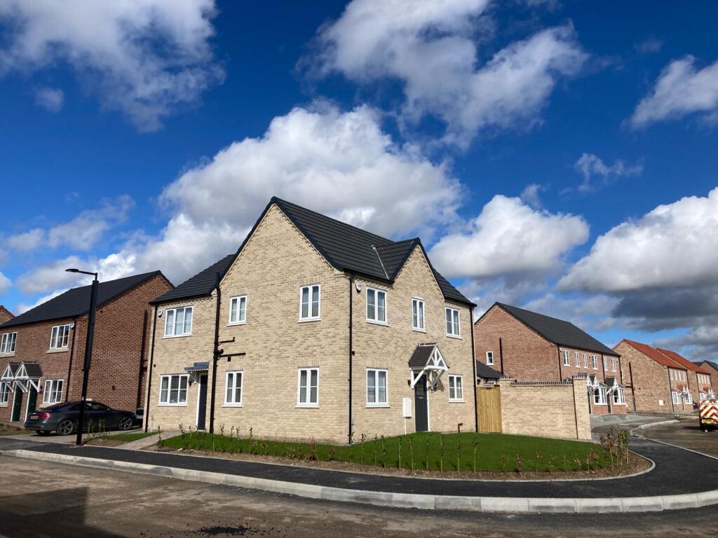 3 bedroom semidetached house for sale in Sutton Road, Wisbech, PE13