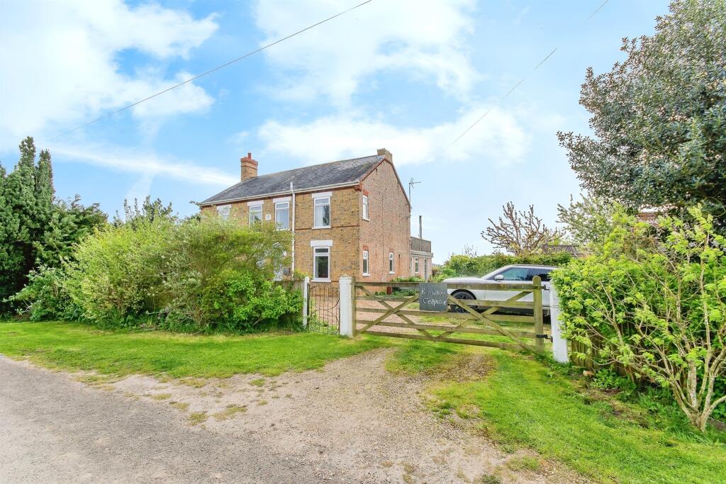 2 bedroom semidetached house for sale in Lane, Marshland St