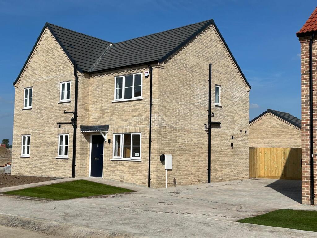 2 bedroom semidetached house for sale in Sutton Road, Wisbech, PE13