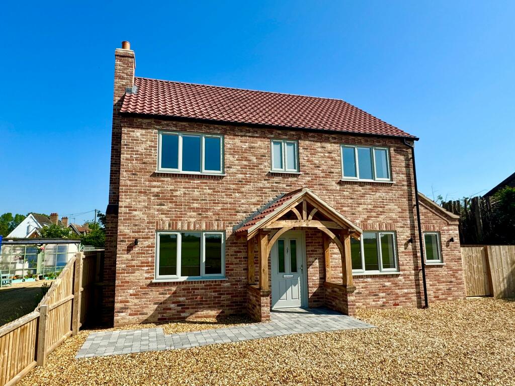 4 bedroom detached house for sale in Newgate Road, Tydd St. Giles