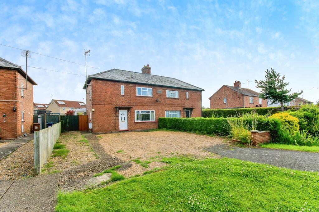 3 bedroom semidetached house for sale in Gorefield Road, Leverington
