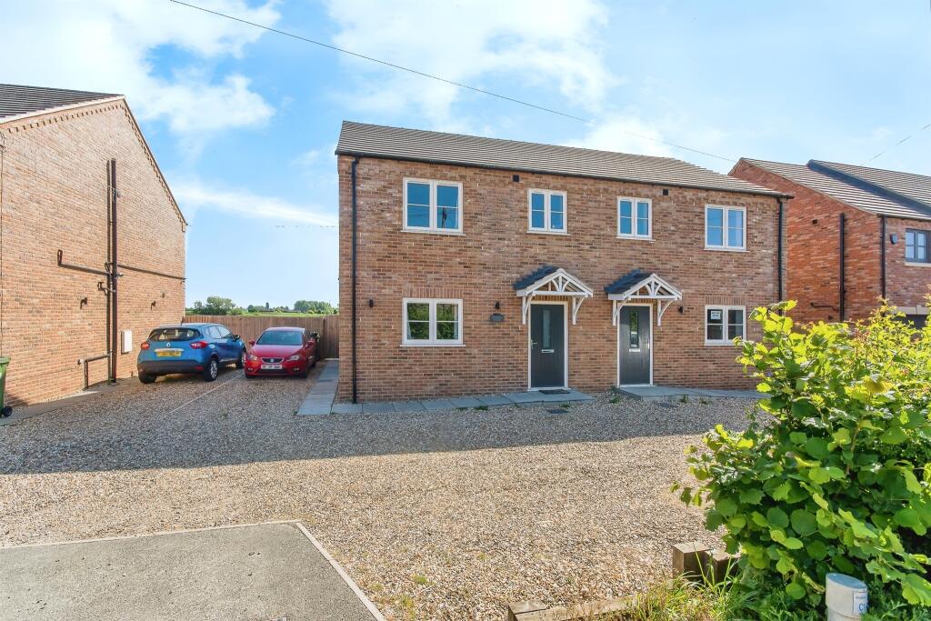 3 bedroom semi-detached house