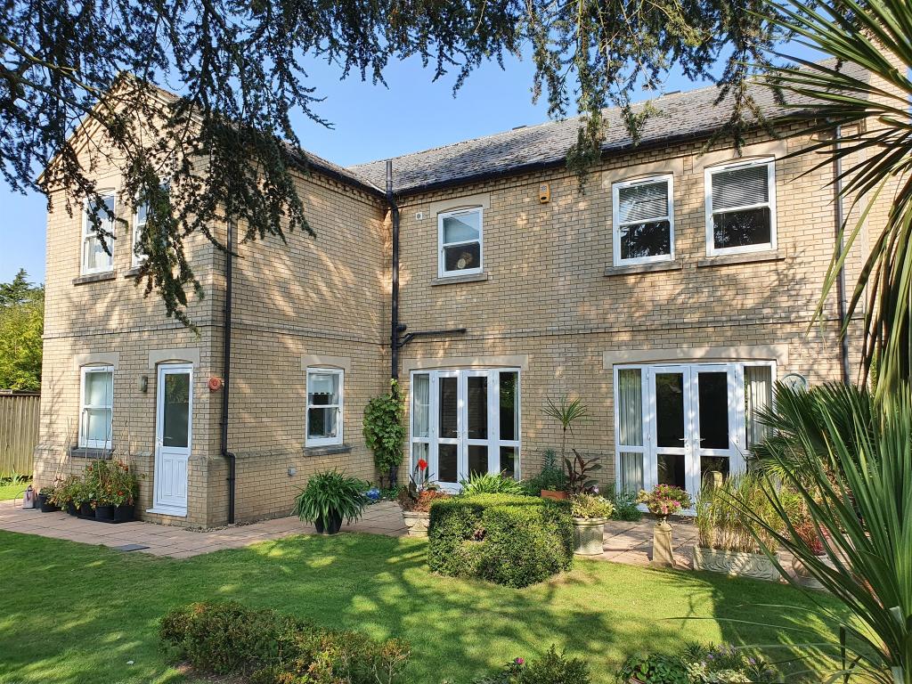 4 bedroom detached house for sale in Bowthorpe Hall Gardens, Wisbech, PE13