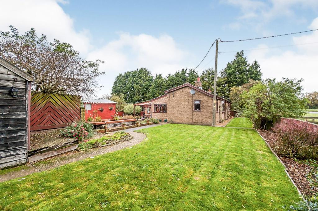 3 bedroom detached bungalow for sale in Cattle Dyke, Gorefield, Wisbech