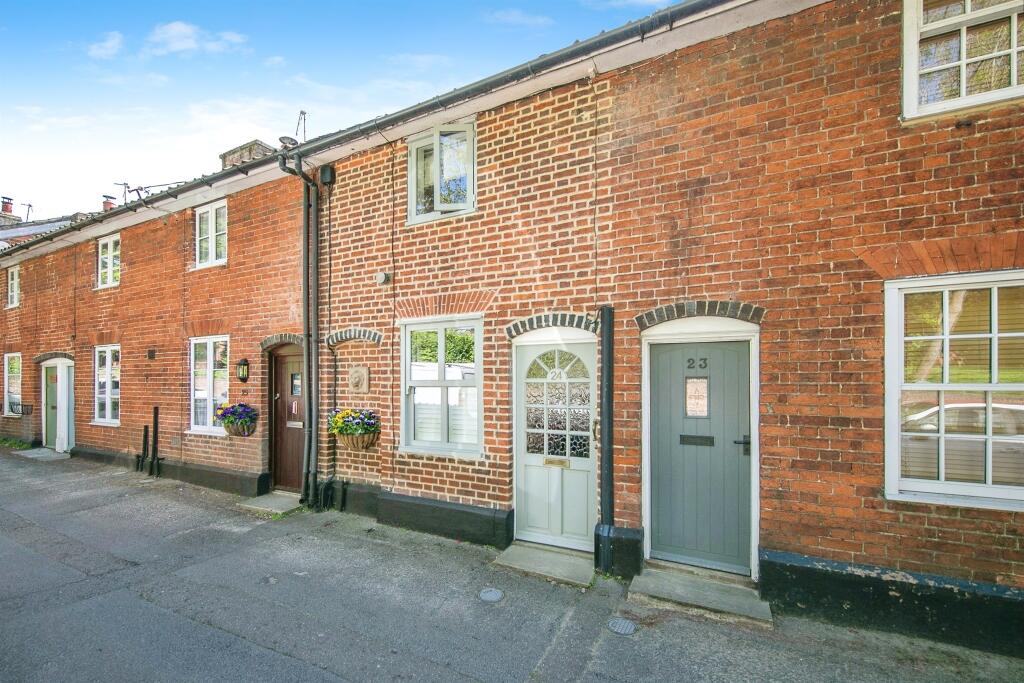 2 bedroom terraced house for sale in Bredfield Street, Woodbridge, IP12