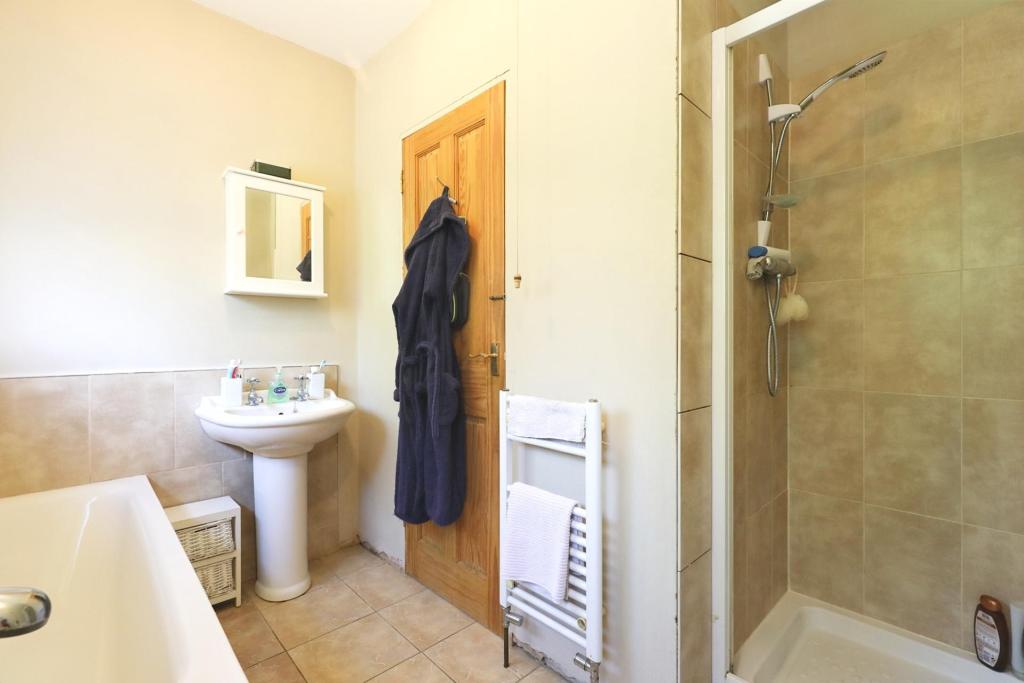 4 bedroom semidetached house for sale in Portland Street, Whitwell