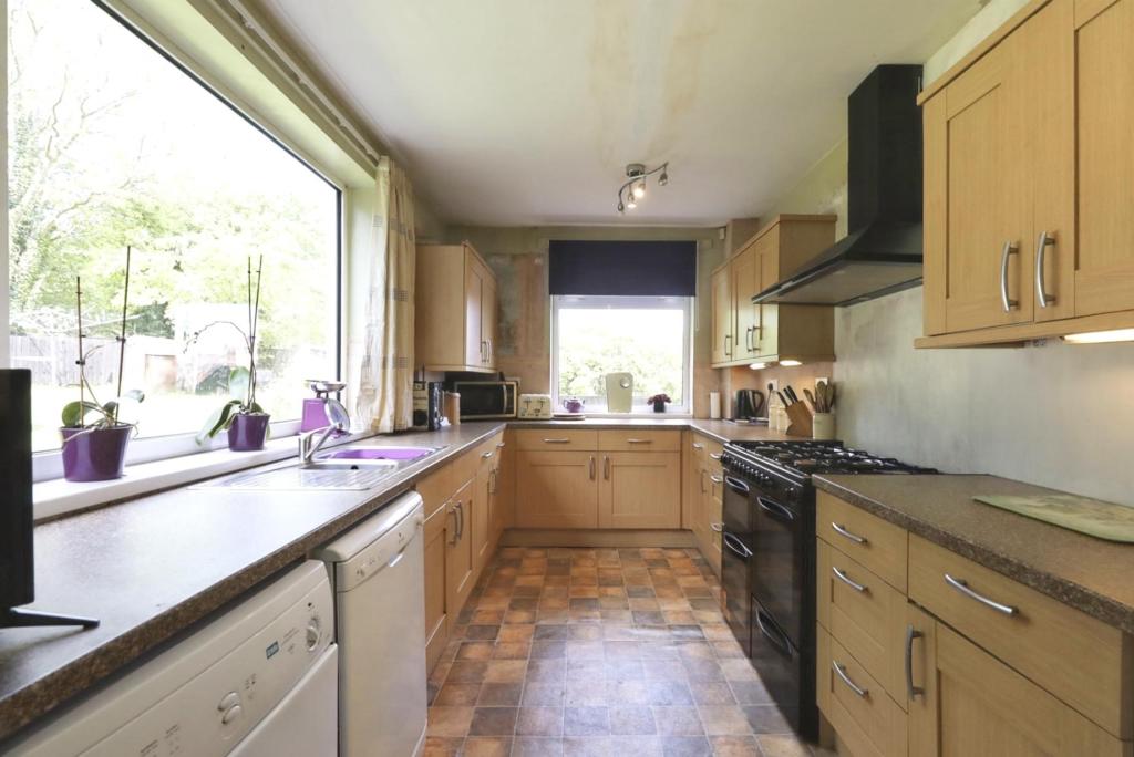 4 bedroom semidetached house for sale in Portland Street, Whitwell