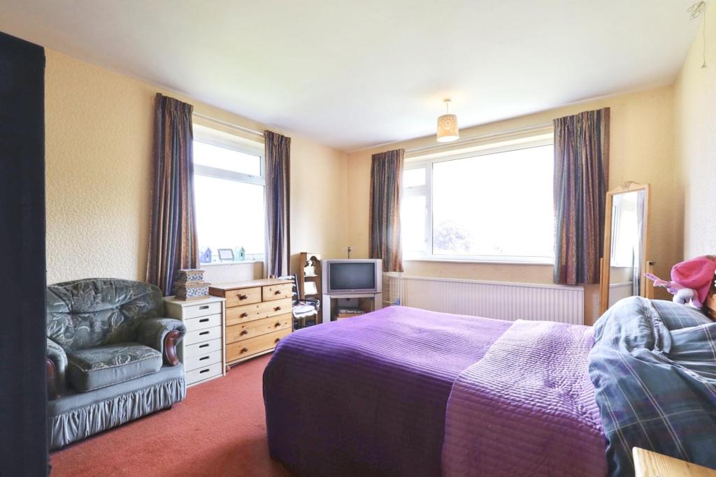 4 bedroom semidetached house for sale in Portland Street, Whitwell